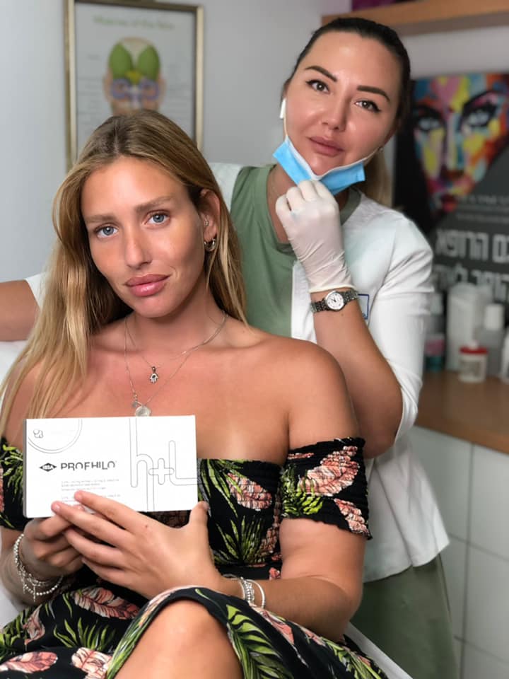 ד"ר ויטה יעקובלב עם מטופלת